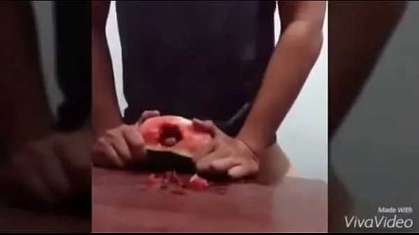 إجمالي Masturbating with watermelon أنبوب كبير