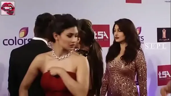 Grande Oooppss Mouni Roy NIPPLE Visible - YouTube tubo totale