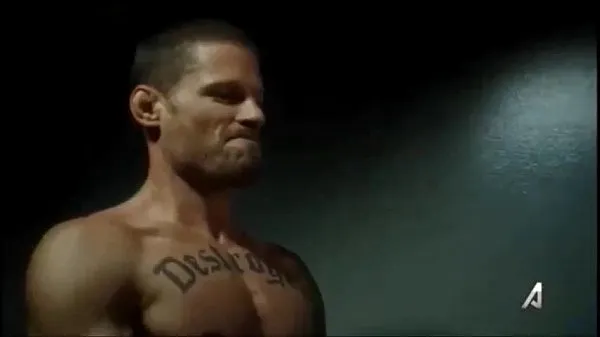 Grande as cenas de sexo de Matt Lauria no "reino tubo total