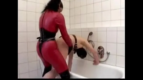 Veľká Poor slave fucked by German Dominatrix trubica spolu