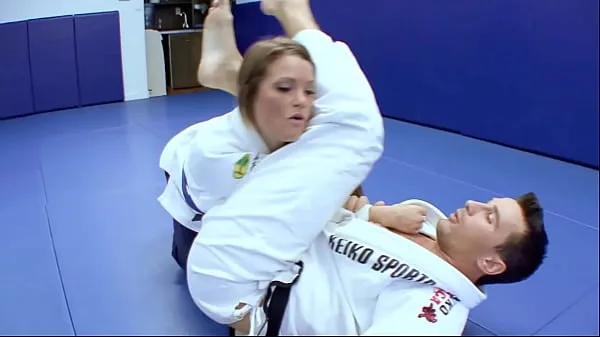 Velika Horny Karate students fucks with her trainer after a good karate session skupna cev