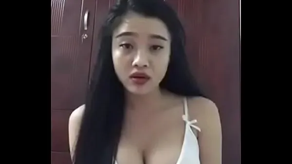 Grande Saintess Lam Ngoc Hang has huge breasts tubo totale