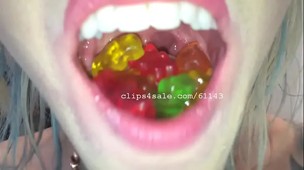 大Vore Fetish - Trice Eating Gummy Bears Video 1总管