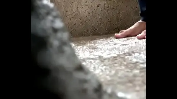 Gros Enregistrer secrètement mon beau-cousin mastrubate dans la salle de bain Tube total