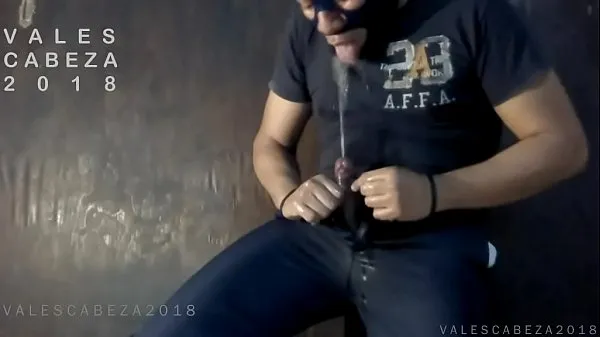 Velká VouchersHead138 PISS PIG UNIFORM COP uniformed police officer pees and freaks out trubka celkem