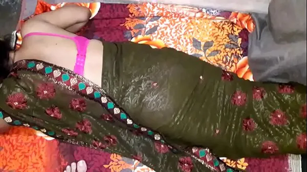 Gran visto a una mujer increíble de la India tubo total