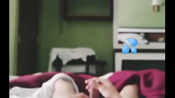 إجمالي Gay man jerking off in the hotel أنبوب كبير