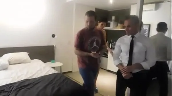 Grande Você vai tirar a bunda com uma PORONGA ENORME, Pegue uma garrafa de sidra e beba a bunda diretamente (Cidra Rica tubo total
