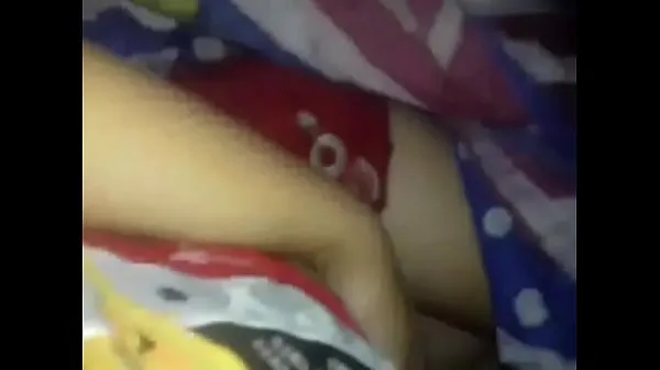 Gros Une plus jeune soeur tourne la poitrine pour son petit ami Tube total