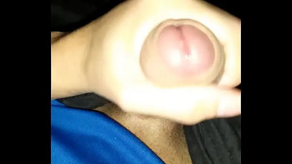 Gran joven masturbándose tubo total