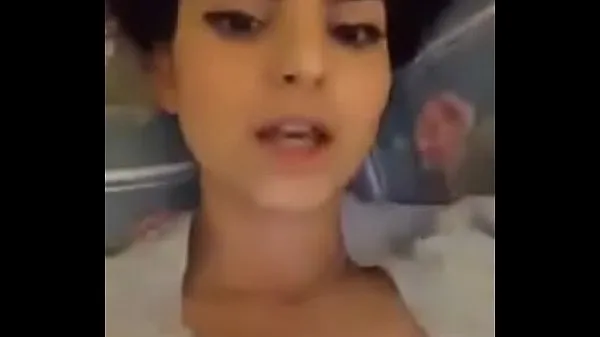 Gros seins sexy sur périscope Tube total