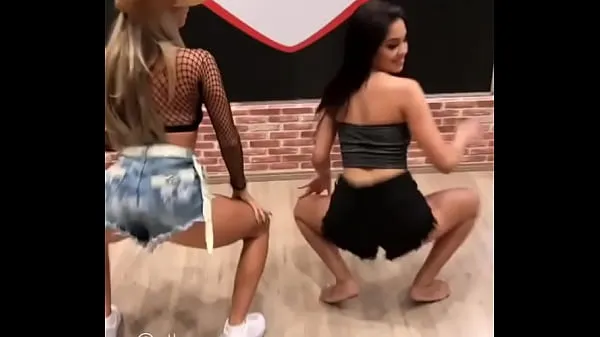 Gros Fille chaude danse Tube total