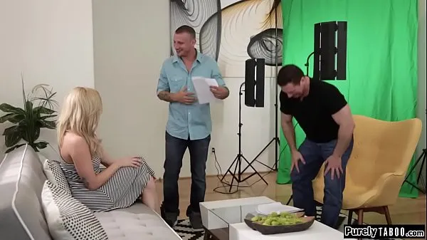 بڑی Actress all hyped up when doing audition for a the kissing scene comes up she follows along and finds herself naked with the task to suck that the directors helps and she analed کل ٹیوب