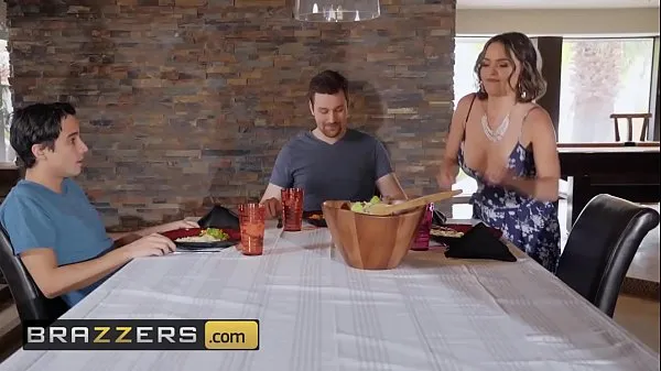 Gran Got Boobs - (Krissy Lynn, Ricky Spanish) - Mamá Helicóptero - Brazzers tubo total