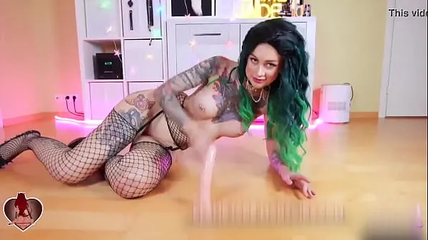 Gran Tatuado Consolador Culo Cogida Chica Y Chorreo De Leche Anal En Medias Atractivas tubo total