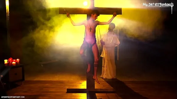 Grande Jovem jovem gostoso fica com a bunda fodida em carne viva na igreja tubo total