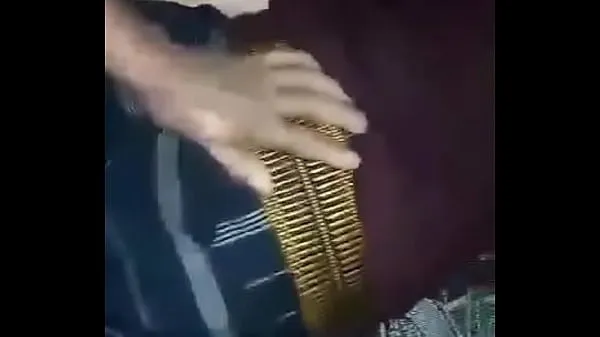 Gros Chapinas se laisse toucher Tube total