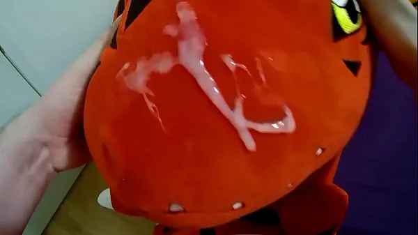 إجمالي Guilmon Plush Gets Glazed أنبوب كبير