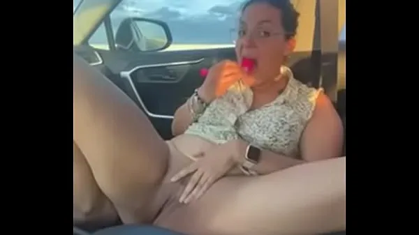 Gran Esposa jugando con ella misma en la carretera parte 1 tubo total