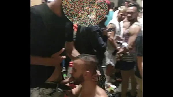大Xisco in Gay Pride 2021 in Madrid, whatever can happen when you get dr*nk总管