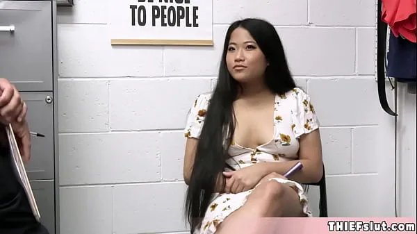 Velká Cute asian shoplifter chick caught and invited into the strip search room trubka celkem