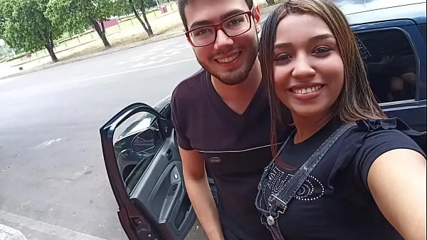 Grande Una ragazza canadese è andata in viaggio in Messico dopo una settimana di permanenza in Messico, non sopporta il pene messicano così piccolo ed è andata negli Stati Uniti perché lì hanno un cazzo molto grosso e ricco tubo totale