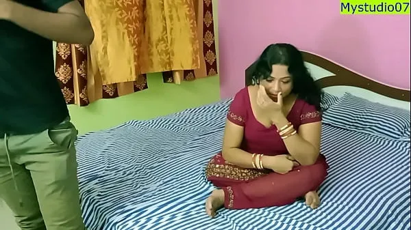 Gran Indian Hot xxx bhabhi teniendo sexo con un chico de pene pequeño! ¡Ella no esta feliz tubo total