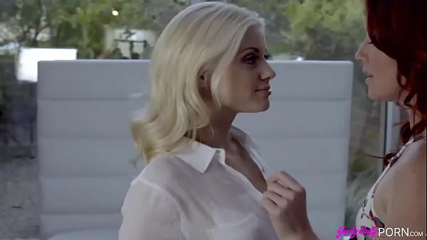 Büyük Charlotte Stokely, Elle Alexandra Her Wild Action On Camera toplam Tüp