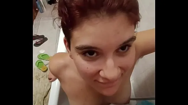 Grande Chiara si fa pisciare sulle tette tubo totale