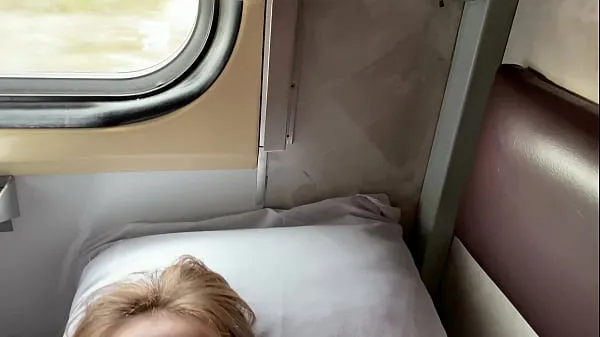 Gros Beau-fils : Quand est-ce que vient ? Belle-mère : -Crache sur lui tu sais garder des secrets !?. Beau-fils : Oui Tube total