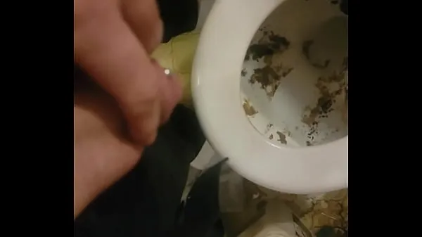 Velká Pierced cock pissing trubka celkem