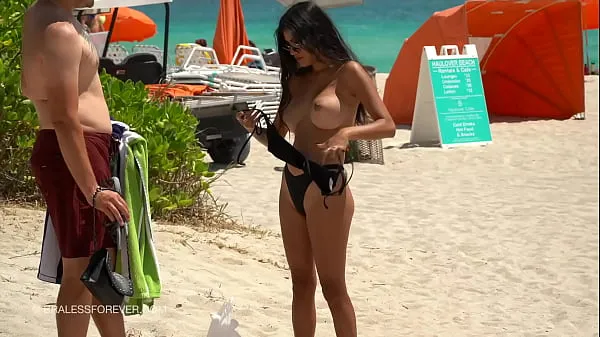 ใหญ่ Huge boob hotwife at the beach Tube ทั้งหมด