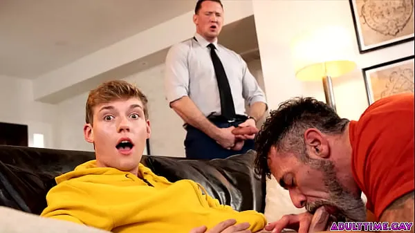 Duża Twink Jack Bailey gets his mouth full of filthy pubic hairs from his stepdad Lawson James hairy asshole while his buddy Pierce Paris anal fucks him całkowita tuba