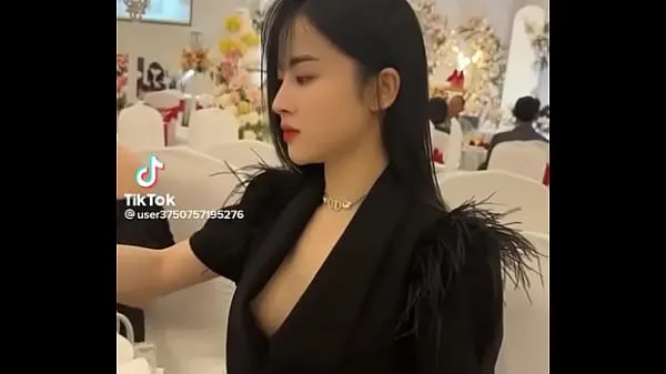 بڑی Tik tok nipslip کل ٹیوب