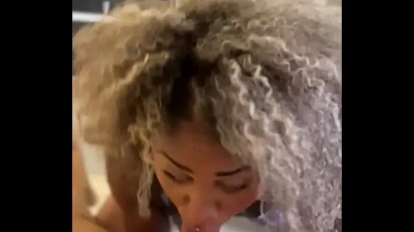 A blowjob like that in the mood, how horny it is to suck a cock like that, like a puppy Total Tube yang besar