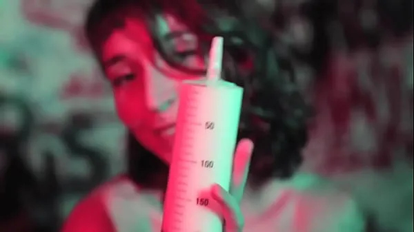 Gros Jeu de pipi et lavement à la crème fouettée Tube total