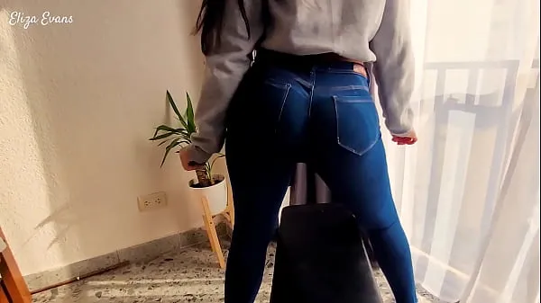 大哦，是的，有钱爸爸！在你妻子到来之前，让我们在你的床上做爱吧！家庭色情总管