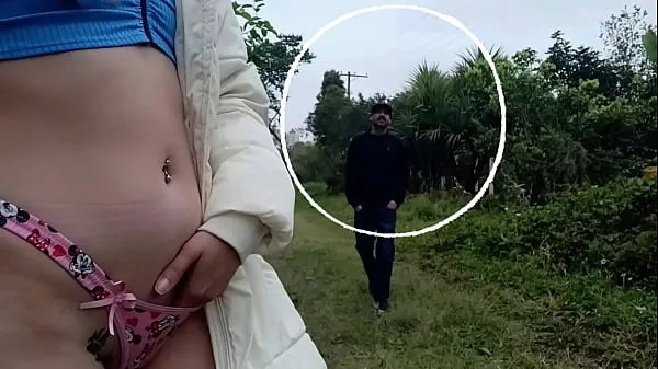 Tổng cộng Casada vai a praça sem calcinha se exibir para estranhos ống lớn