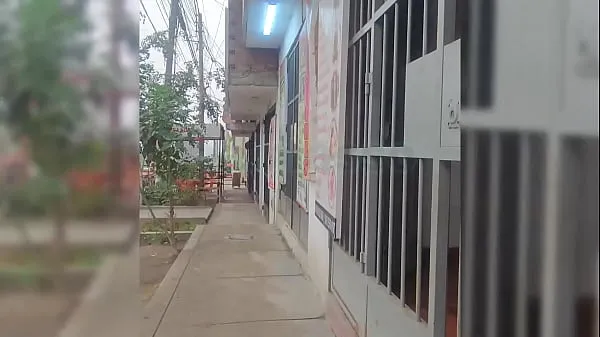 大我发现我朋友的妻子独自在家，我们默默地做爱，以免邻居听到 - 这就是当你让女人独自一人时会发生的事情总管