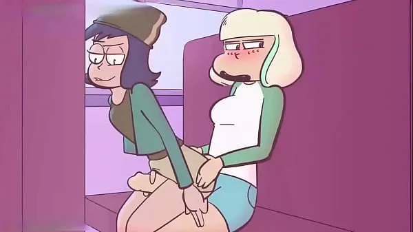 Gros Futa avec une énorme bite dans un bus et cache une bite dans la chatte des filles Tube total