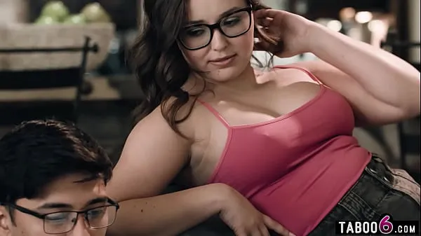 Gros Chunky Stepis avait un stepbro avec une grosse bite qu'elle voulait enfin en elle Tube total