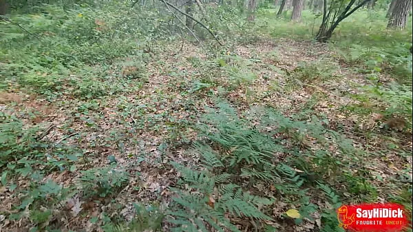 Gros Ma promenade nue dans les bois s'est terminée par une éjaculation crémeuse Tube total