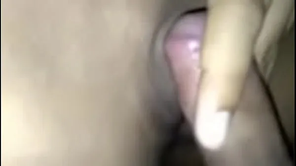 Большая Spreading the pussy of a pretty girl, stuffing his cock in her pussy hole until he cums on her clit, it's very exciting общая трубка