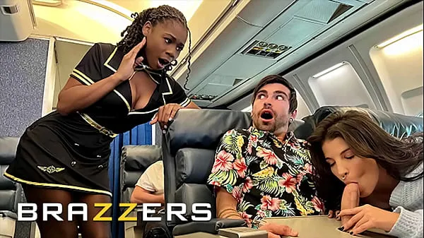Tổng cộng Lucky Gets Fucked With Flight Attendant Hazel Grace In Private When LaSirena69 Comes & Joins For A Hot 3some - BRAZZERS ống lớn