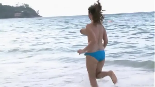 大bouncing beach boobs总管